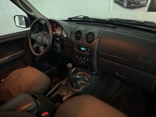 Jeep Cherokee 2004