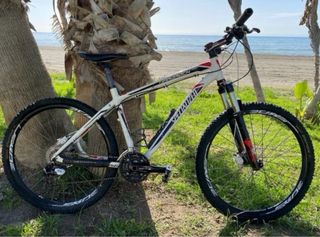 Specialized Hardrock Sport completa.