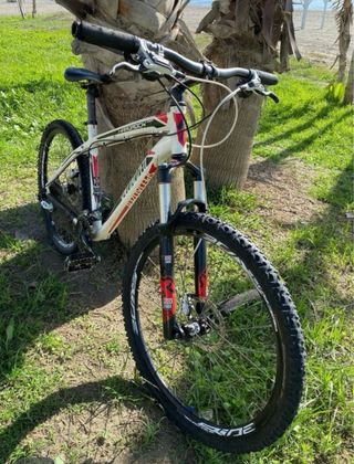Specialized Hardrock Sport completa.