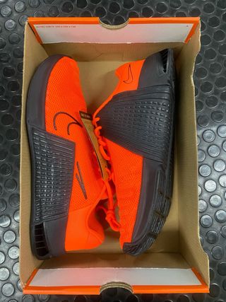 Nike Metcon 9 Naranja y Negro T:45,5