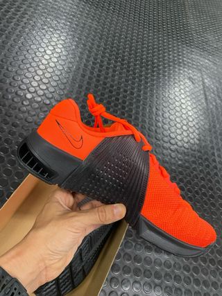 Nike Metcon 9 Naranja y Negro T:45,5