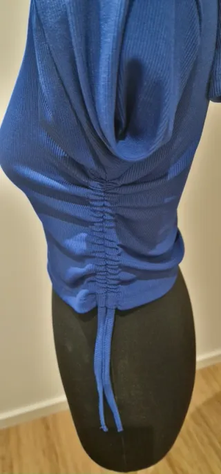 Camisola azul manga comprida