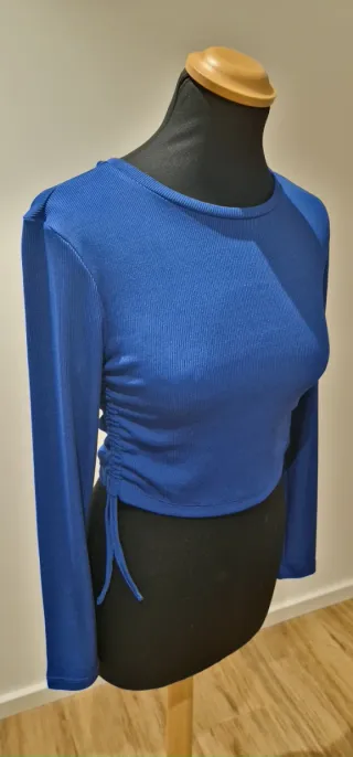 Camisola azul manga comprida