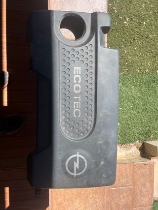 Tapa motor Opel Corsa 2010 ECOTEC
