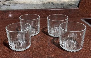 4 Vasos de Vidrio Diseño Rayado