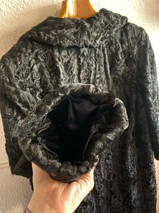 Abrigo de piel de astracán negro Balcázar