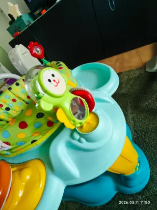 Saltador centro de actividades infantil