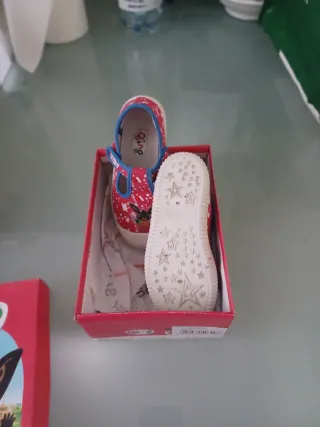 Scarpine Bing rosse con stelle