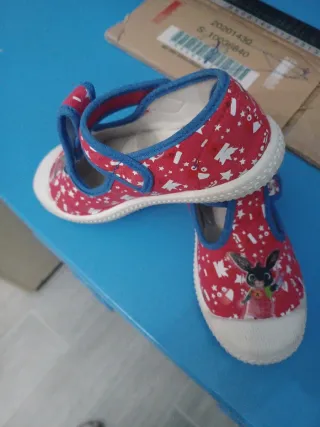 Scarpine Bing rosse con stelle