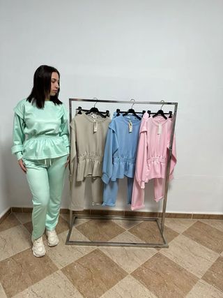 Conjunto fruncido de chándal