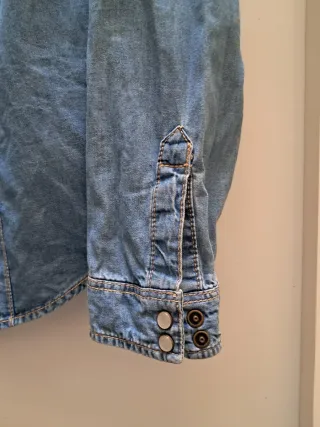 Camisa vaquera Bershka entallada Talla M