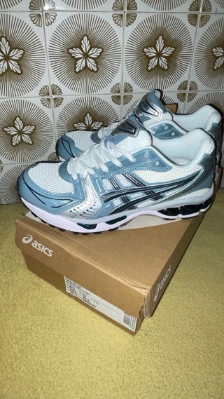 Asics Gel-Kayano 14 Tamanho 42 novas