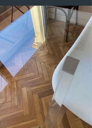 Mesa de cristal con 4 sillas