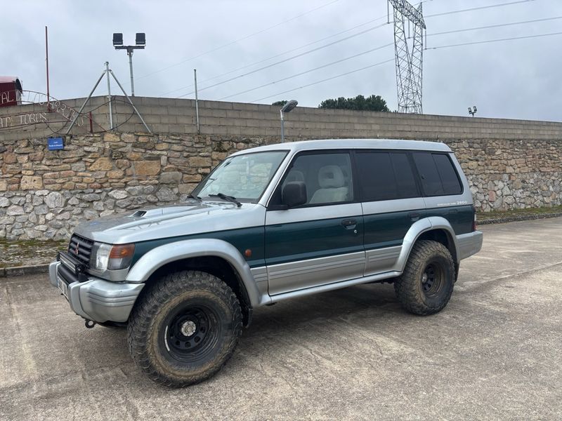 Mitsubishi Montero 2.8 V20 - foto 1