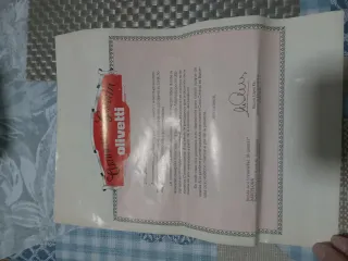 Máquina de escribir Olivetti PT 505