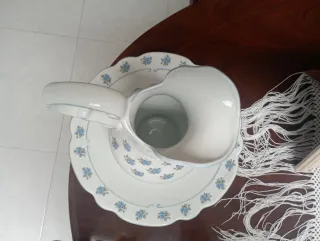 Jarra y plato porcelana flores azules