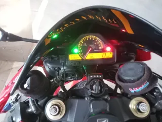 Honda CBR1000RR Roja y Blanca