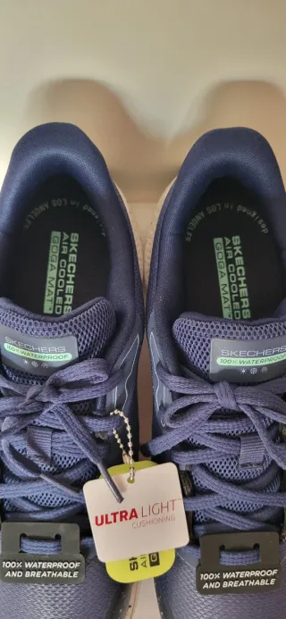 NUEVO Skechers