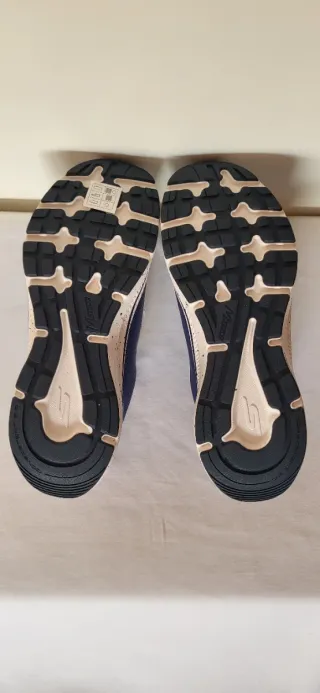 NUEVO Skechers