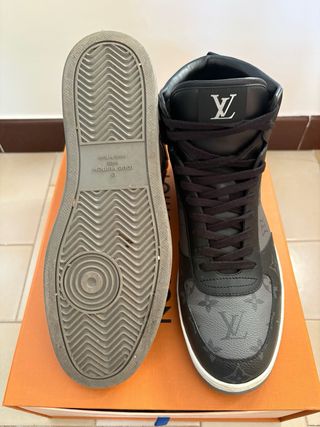 Sneakers Louis Vuitton Run Away alte in Monogram