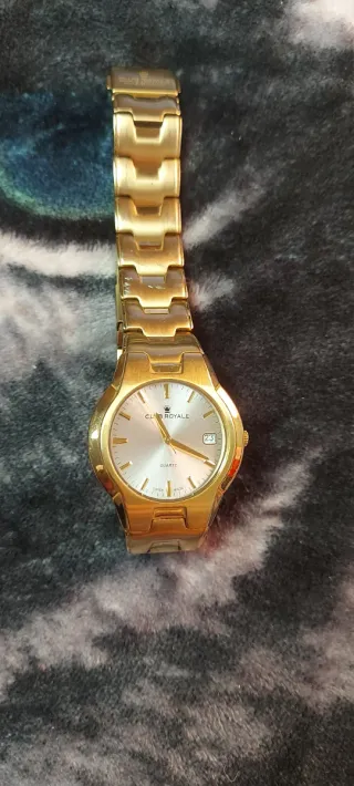 Reloj Club Royale Dorado