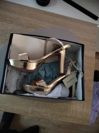 Zapatos de tacón Marypaz color champán talla 38
