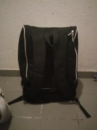 Mochila deportiva negra