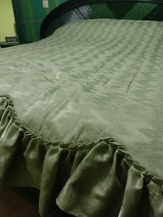 Edredón cama de matrimonio con volantes