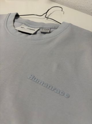 Camiseta Adidas Humanrace (corte holgado)