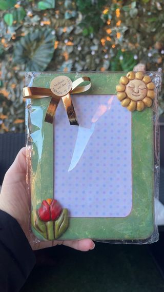 Cornice decorativa con tulipano e sole simil thun