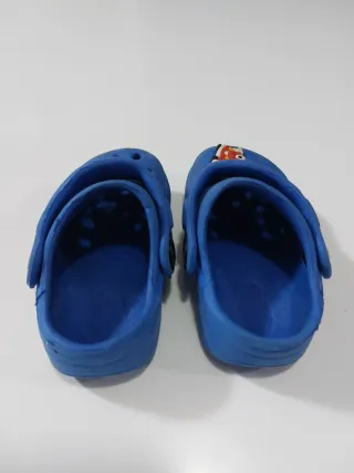 Ciabatte bambino blu con personaggi