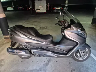 Suzuki Burgman 400 cc     con Seguro