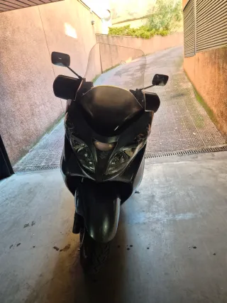 Suzuki Burgman 400 cc     con Seguro