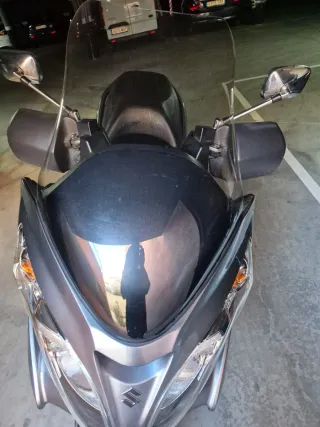 Suzuki Burgman 400 cc     con Seguro