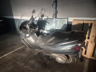 Suzuki Burgman 400 cc     con Seguro