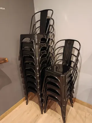 Silla Metálica Negra Estilo Industrial