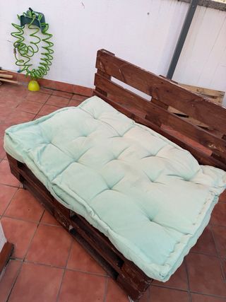 Sofá de Palets con Cojines Verdes Precio unidad