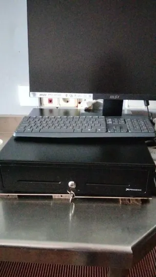 Ordenador de mesa con Cajón Portamonedas MSI Negro