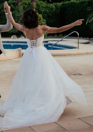 Vestido de Novia Blanco con Velo.
