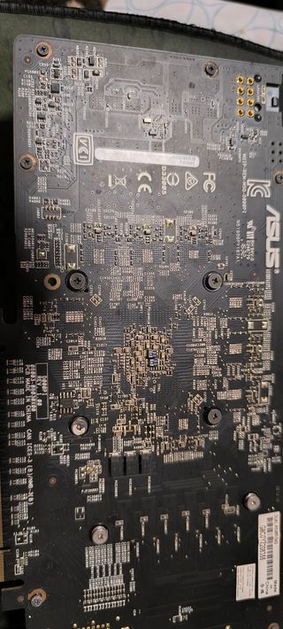 Tarjeta Gráfica Asus AMD RX 480 4GB Averiada