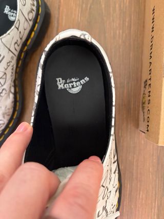 Zapatos Dr. Martens blancos con estampado