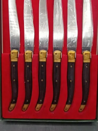 Juego cuchillos de mesa Laguiole