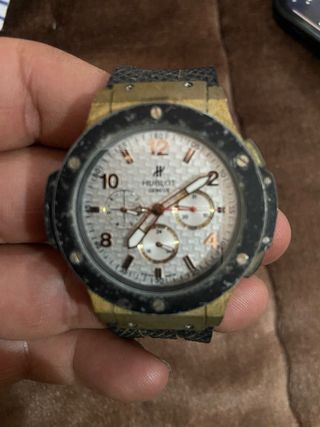 Reloj Hublot Esfera Azul y Detalles Dorados