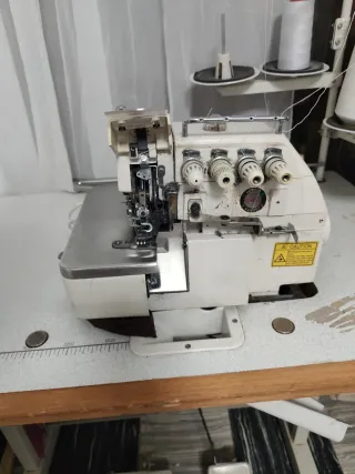 Máquina de coser industrial Overlock