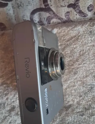 Cámara analógica Konica Revio