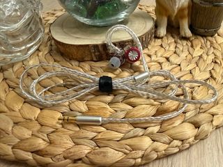 Letshuoer D02 IEMs auriculares