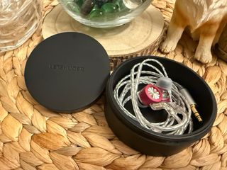 Letshuoer D02 IEMs auriculares