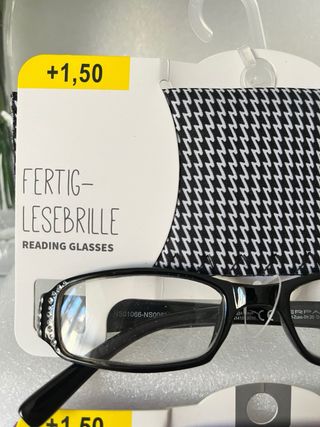 Gafas de lectura +1.50 (negras y moradas)