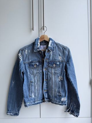 Chaqueta vaquera Zara con dibujo de tigre