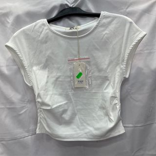 Blusa corta sin mangas casual